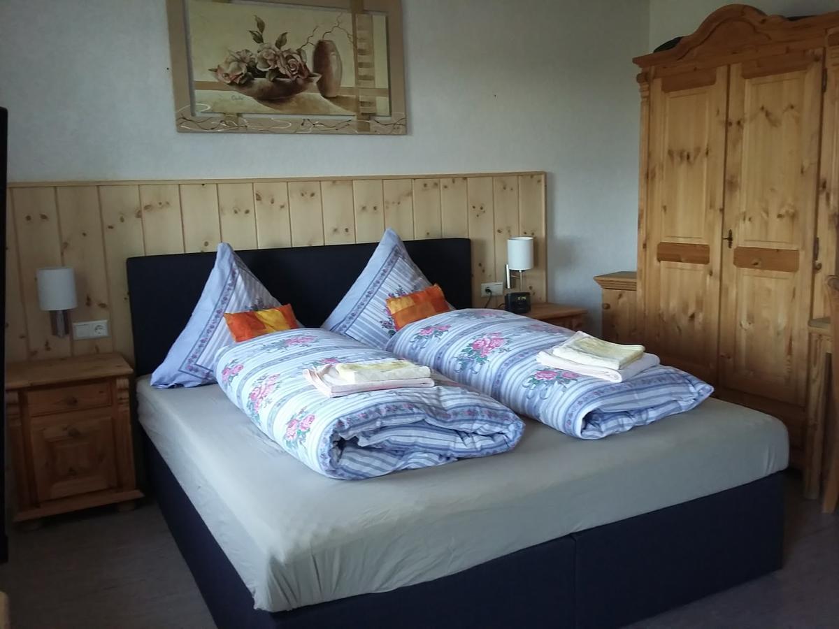 Berggasthof-Pension Todtnauer Hutte Фельдберг Екстер'єр фото